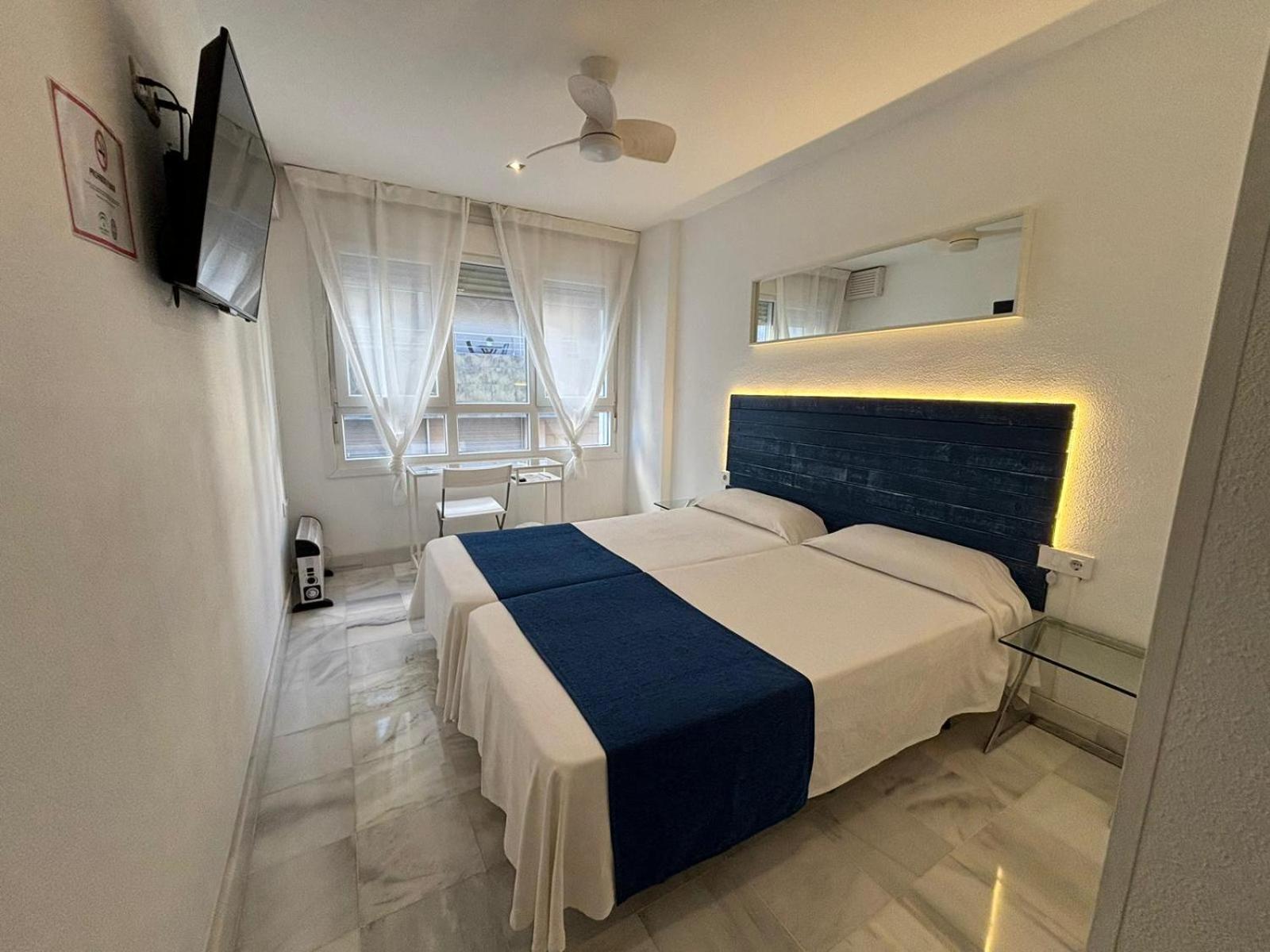 Apartamentos Turisticos Imar กาดิซ ภายนอก รูปภาพ
